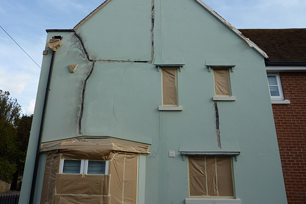 awc-weatherpoof-coating-cracked-pebbledash-render-repair-before